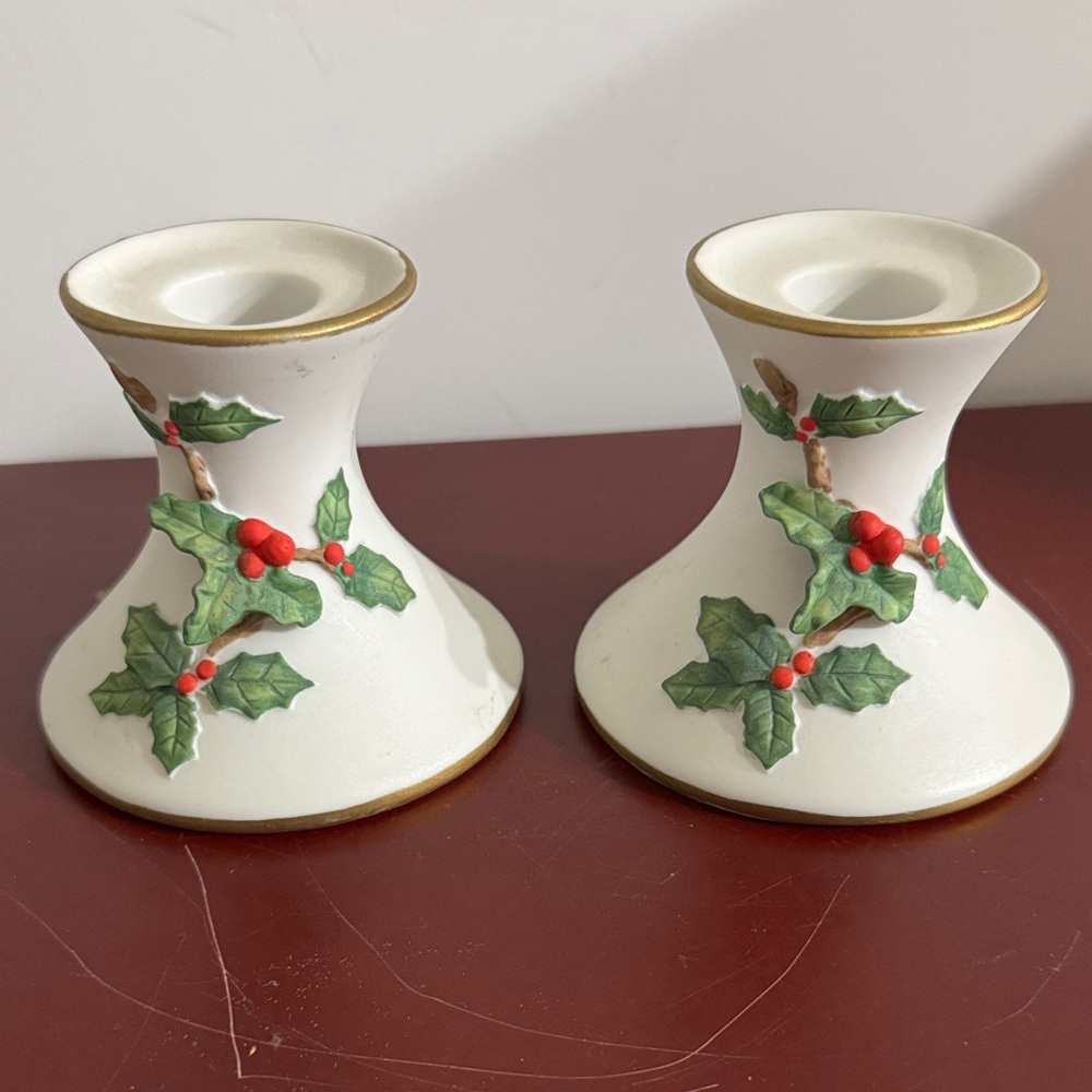 Vntg Lefton 05504 Hand Painted Holly Berry Candle Holder w/ Gold Trim 1986 - Picture 3 of 8